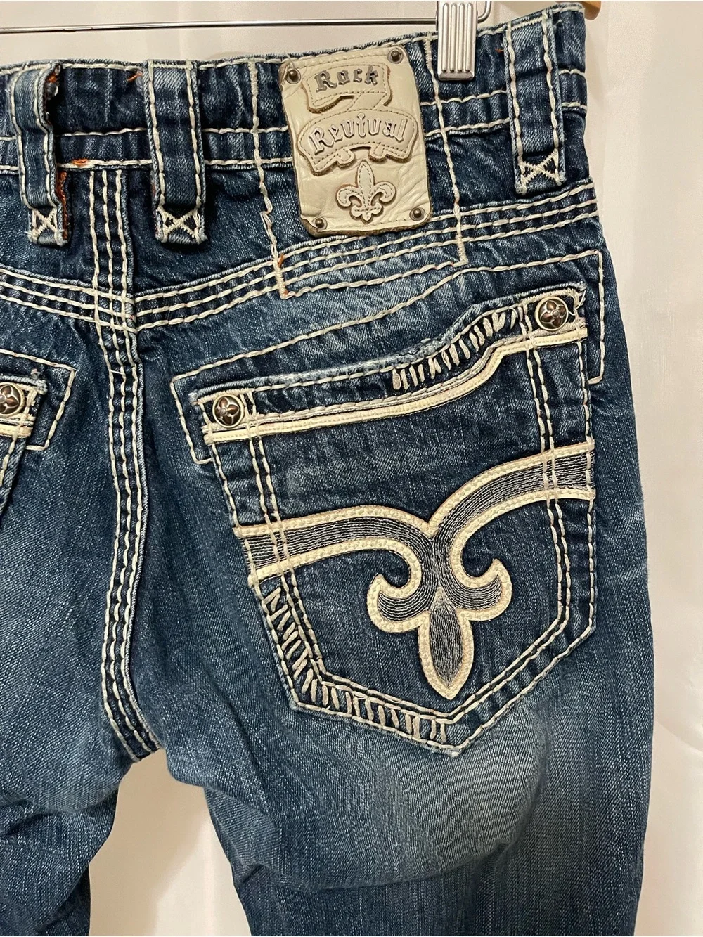 Rock Revival Men’s 31 Jason Relaxed Straight Denim Blue Wash Jeans